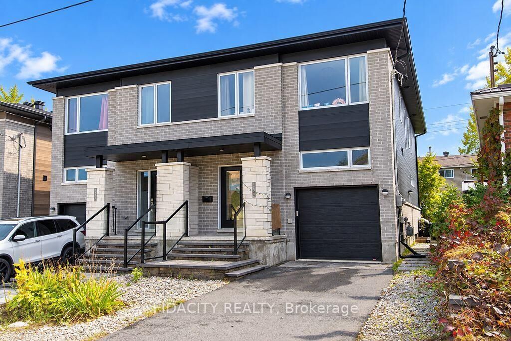 Property Photo:  1402 Mayview Avenue  ON K1Z 8H7 