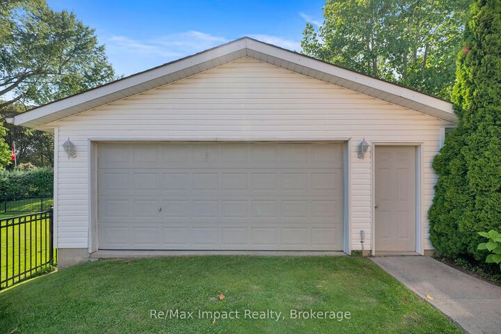 Property Photo:  702 Westdale Court  ON L1J 5B5 