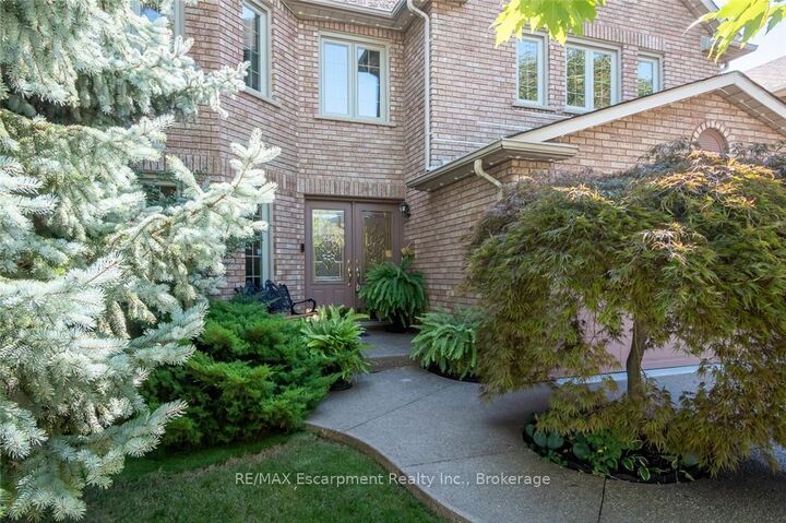 Property Photo:  1348 Fieldcrest Lane  ON L6M 2W8 