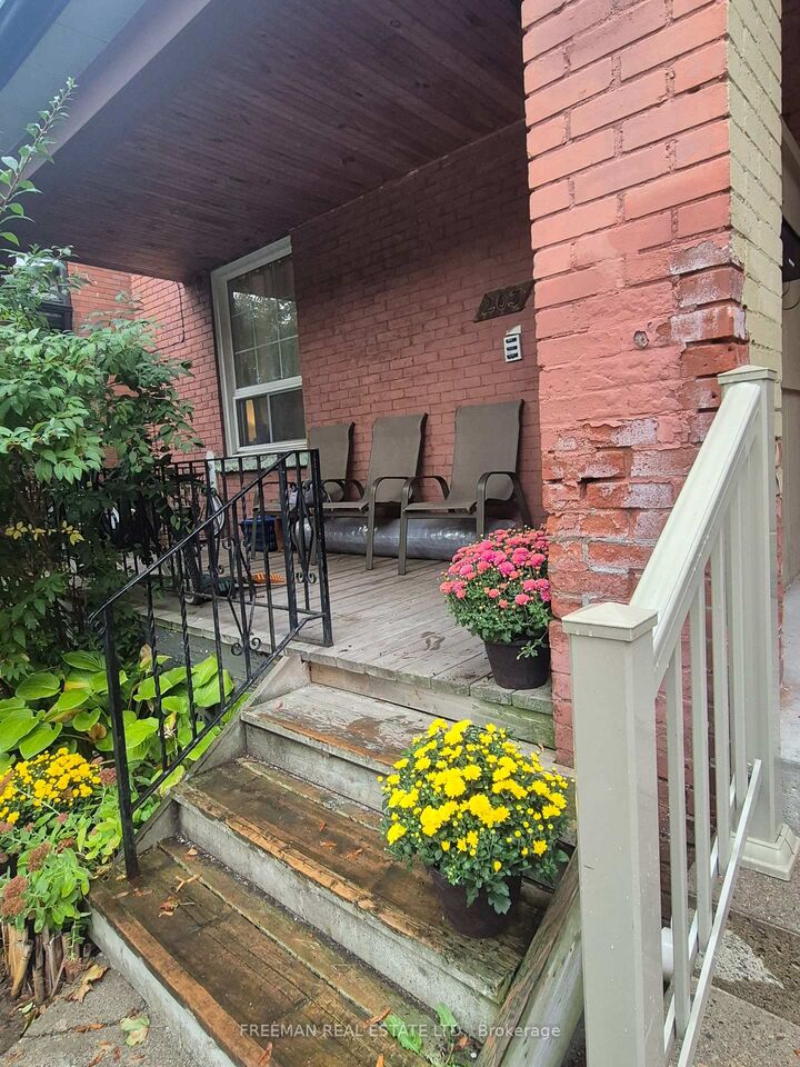 Property Photo:  203 Fairview Avenue  ON M6P 3A6 