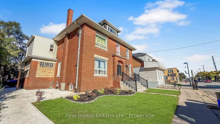Property Photo:  119 Ottawa Street N  ON L8H 3Y9 