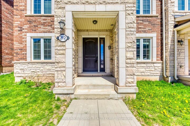 Property Photo:  212 Ellen Davidson Drive  ON L6M 0V1 