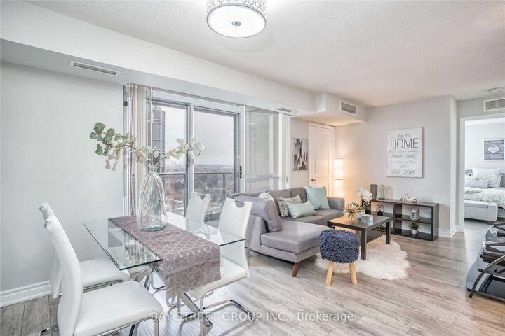 Property Photo:  5791 Yonge Street 2207  ON M2M 0A8 