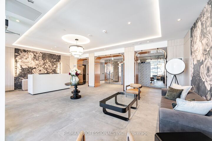 Property Photo:  556 Marlee Avenue 903  ON M6B 0B1 