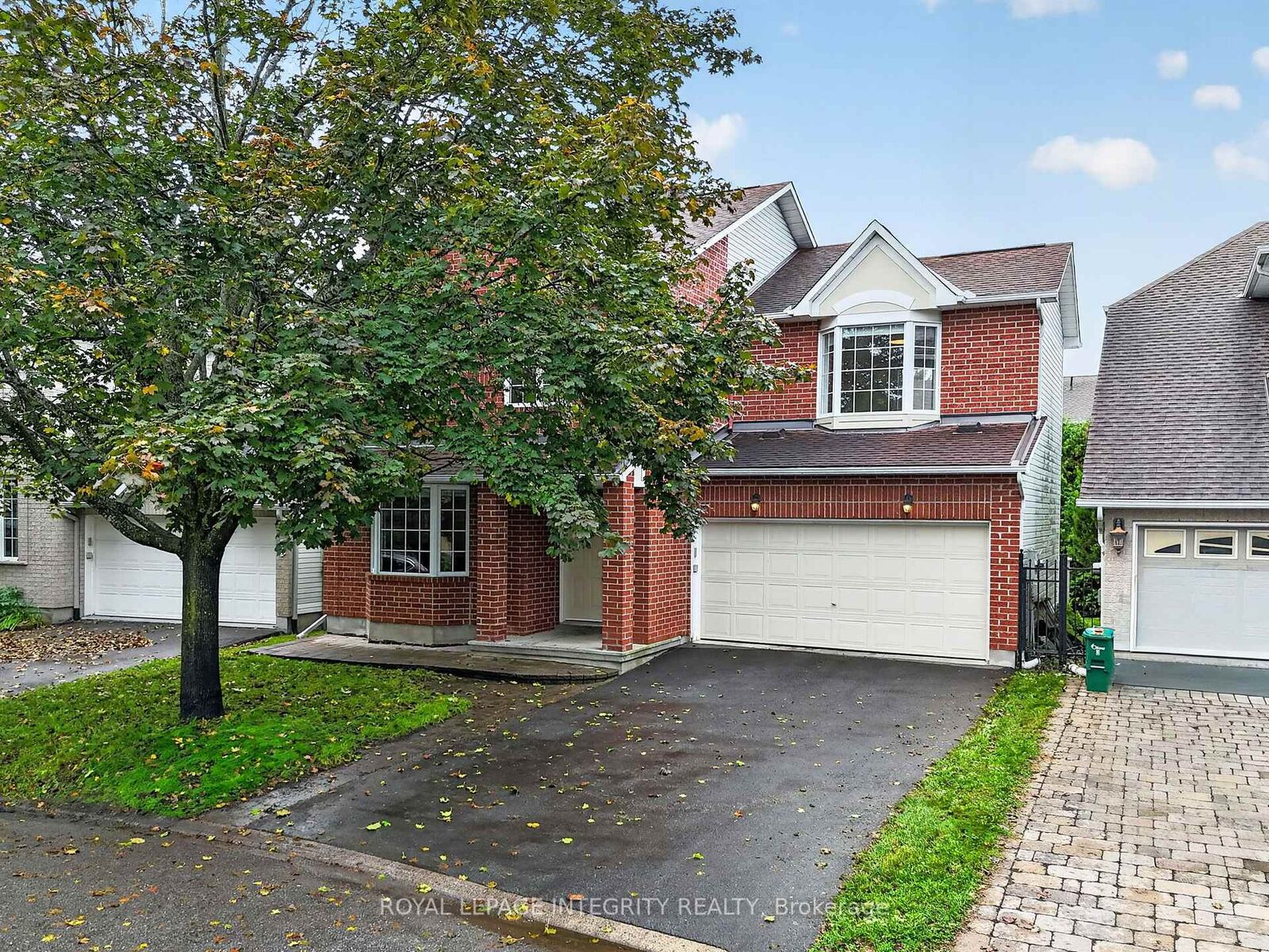 Property Photo:  23 Tyne Court  ON K2K 3H7 