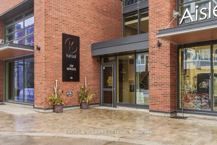 Property Photo:  320 Miwate Private 601  ON K1R 0E1 