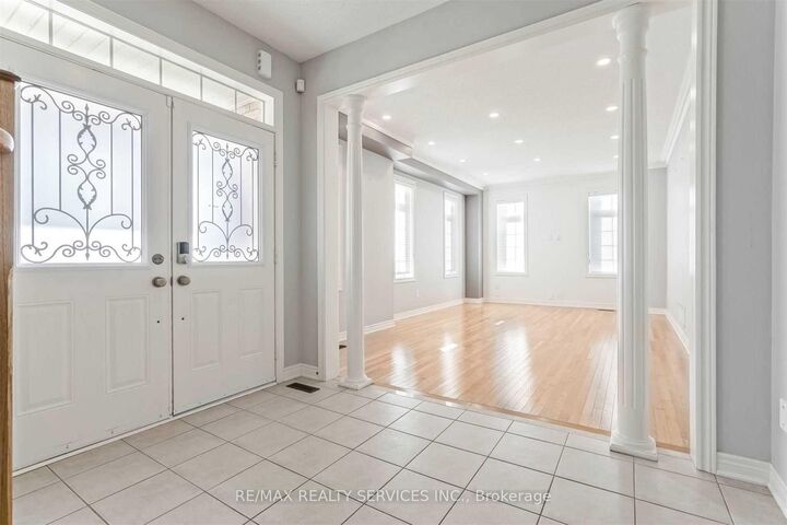 Property Photo:  3 Coolwater Drive Upper  ON L6R 0X7 