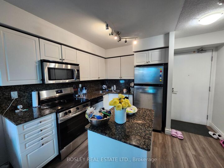 Property Photo:  215 Fort York Boulevard 414  ON M5V 4A2 