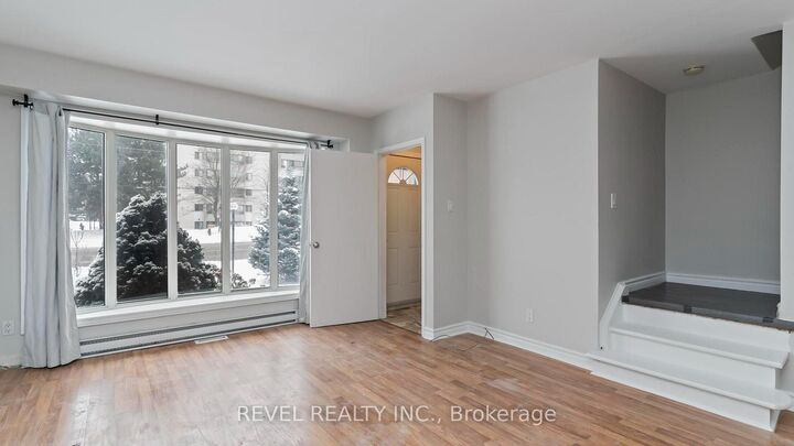 Property Photo:  1137 Oxford Street W  ON N6H 1V6 
