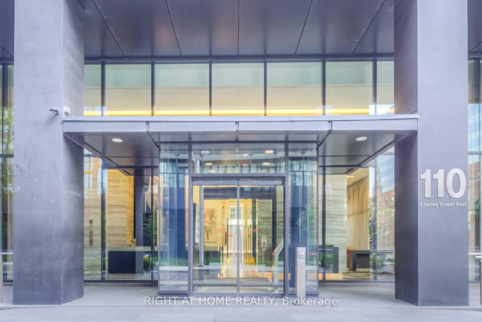 Property Photo:  110 Charles Street E 1903  ON M4Y 1T5 