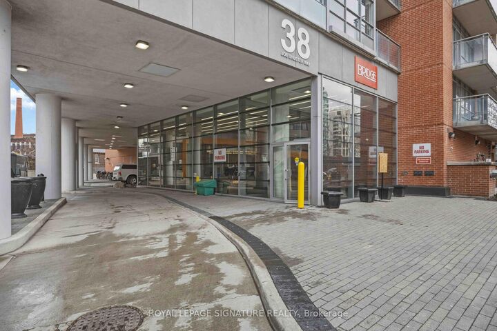 Property Photo: 38 Joe Shuster Way 1625 ON M6K 0A5