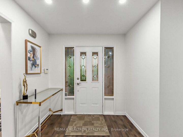 Property Photo:  328 Salisbury Lane  ON L3Y 8A6 