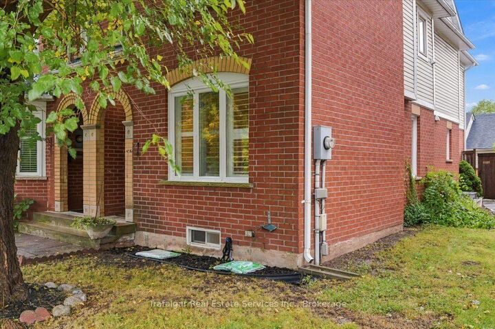 Property Photo:  2212 Westoak Trails Boulevard  ON L6M 3L3 