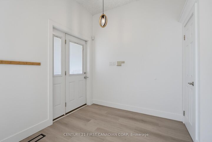 Property Photo:  682 Princess Avenue  ON N5W 3M3 