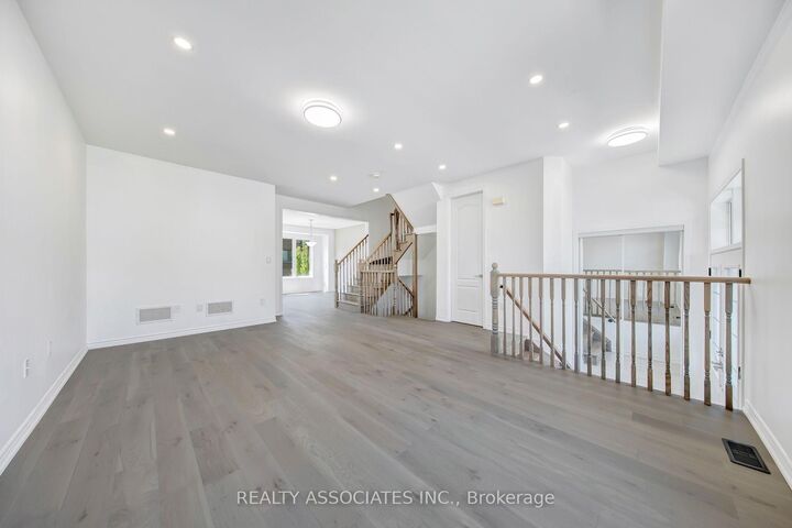 Property Photo:  17 Vaudeville Drive  ON M8W 0B4 