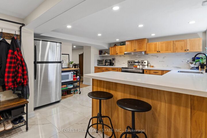 Property Photo:  53 Meadowbank Road Lower  ON M9B 5C7 