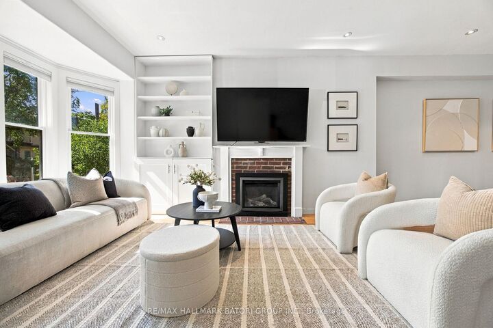 Property Photo:  128 Wells Street  ON M5R 1P4 