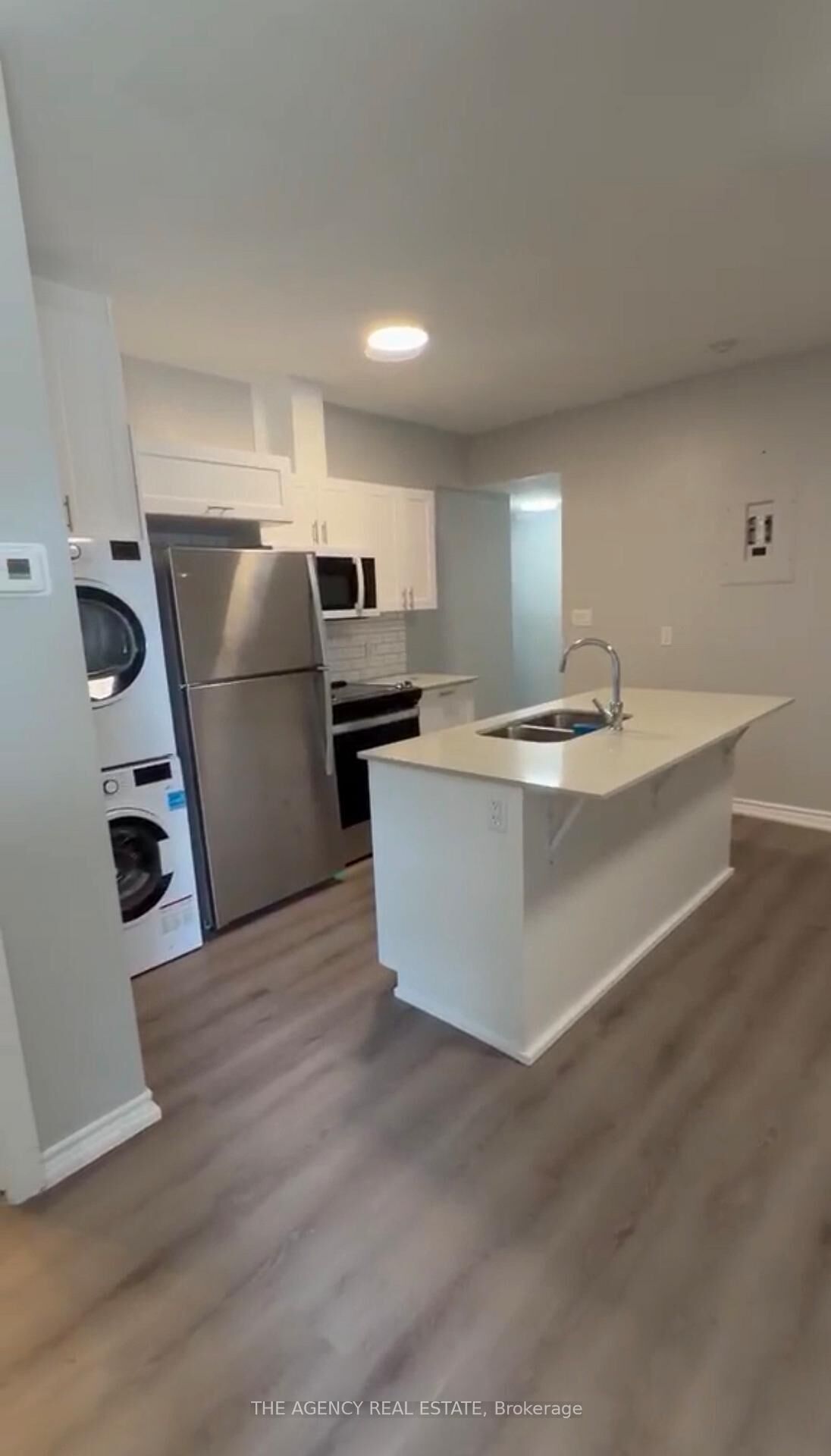 Property Photo:  268 Talbot Street 5  ON N5P 1B4 
