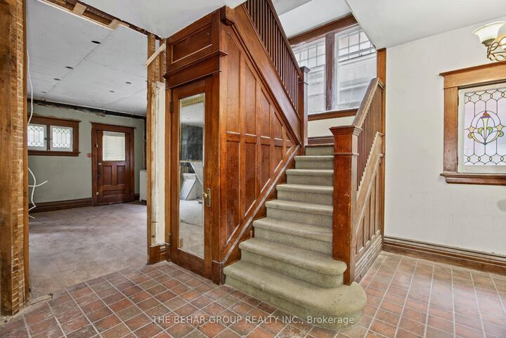 Property Photo:  319 Indian Road  ON M6R 2X9 