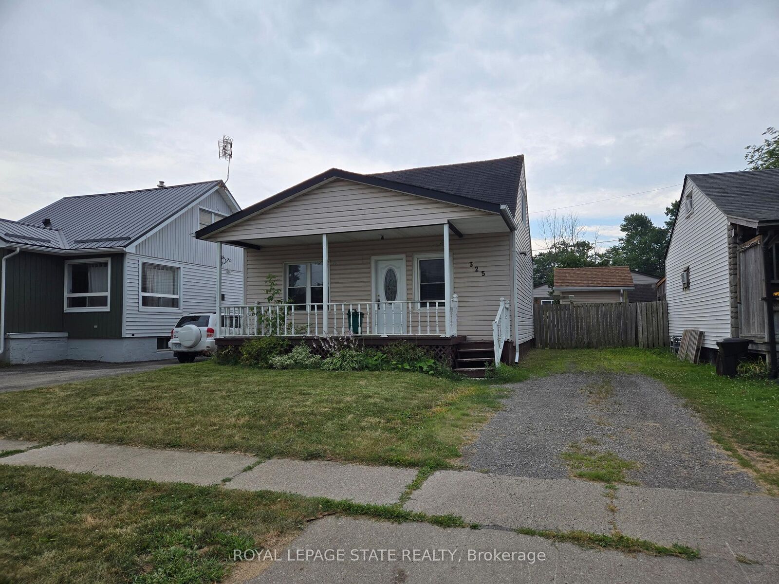 Property Photo:  325 Simpson Avenue  ON L3B 4Y7 