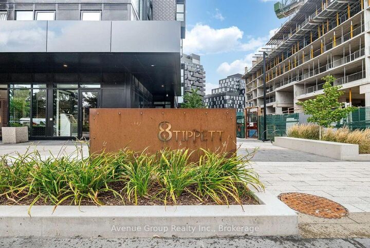 Property Photo:  8 Tippett Road 1508  ON M3H 0E7 