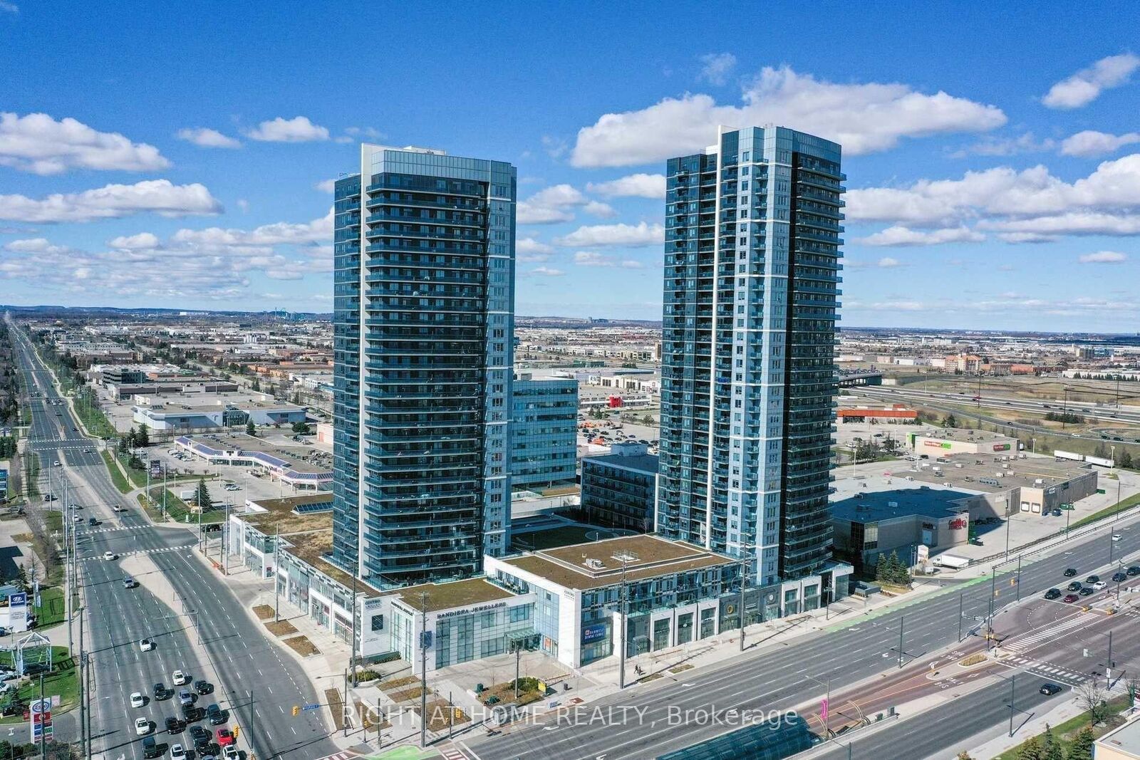 Property Photo:  3700 Highway 7 N/A 2909  ON L4L 0G8 