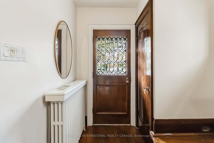 Property Photo:  25 Cortland Avenue  ON M4R 1T7 