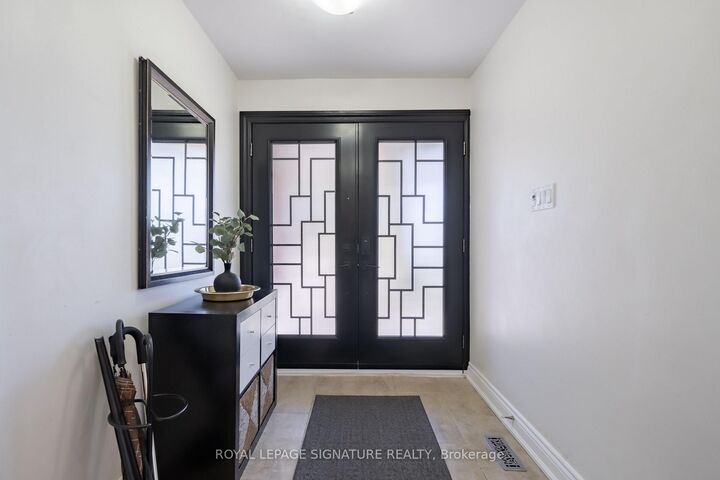 Property Photo:  3510 Burningelm Crescent  ON L4Y 3L1 