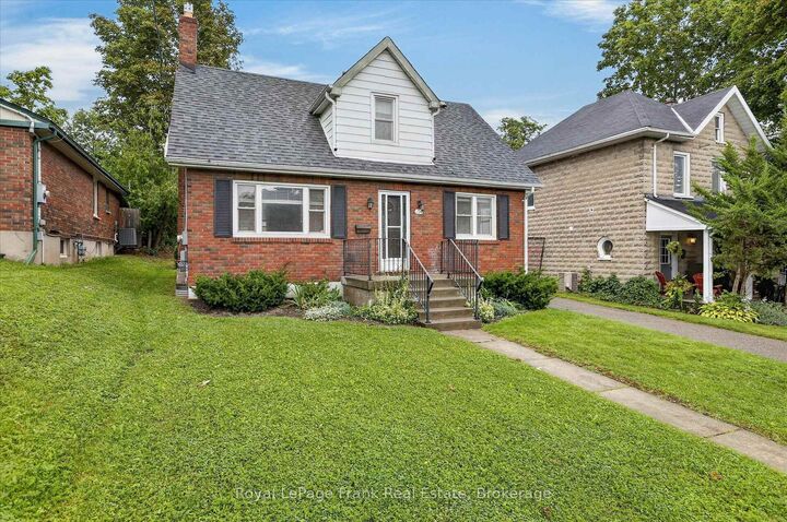 Property Photo:  174 Sophia Street  ON K9H 1E5 