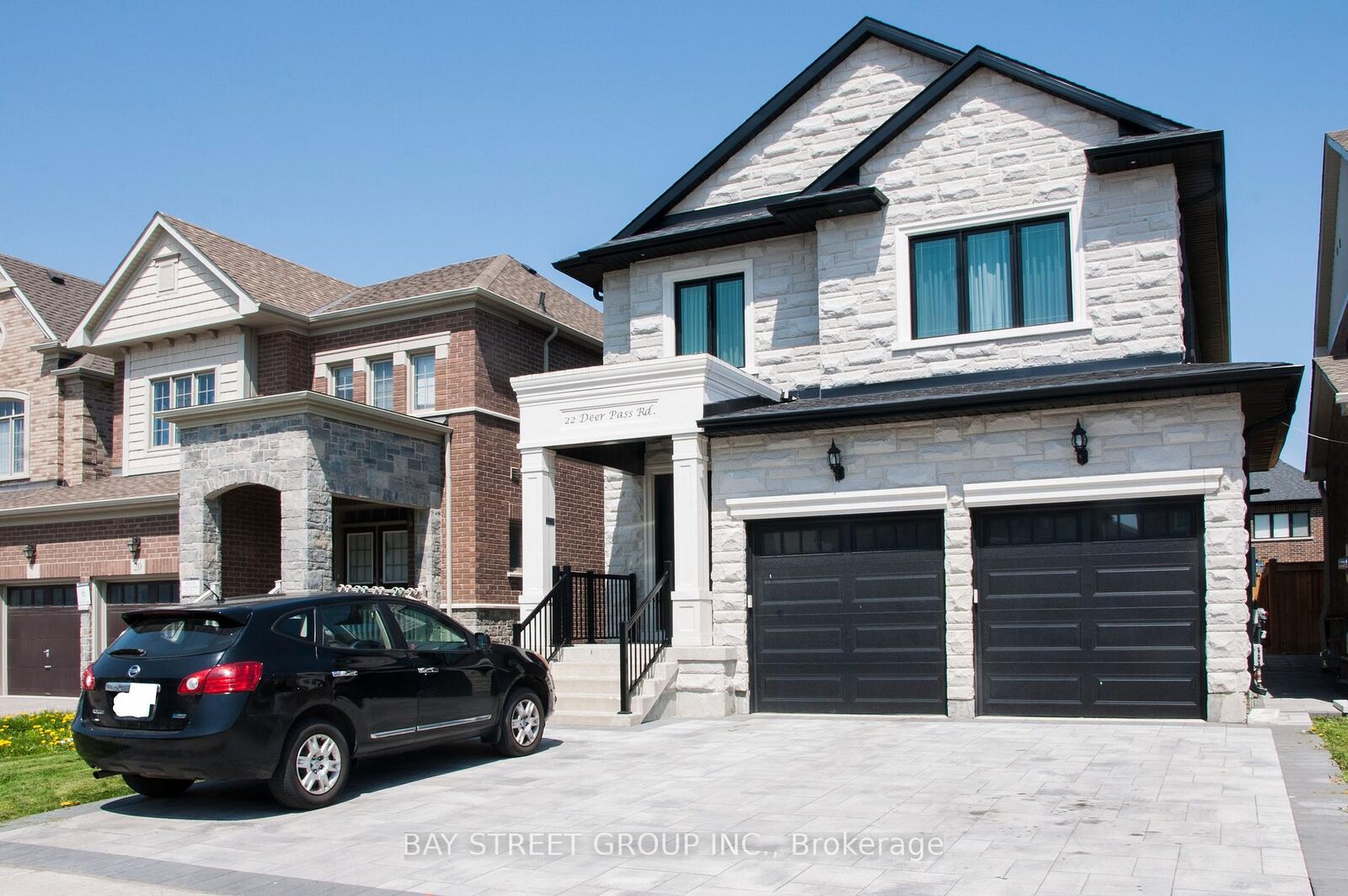 Property Photo: 22 Deer Pass Road Unit 2 ON L9N 0L6