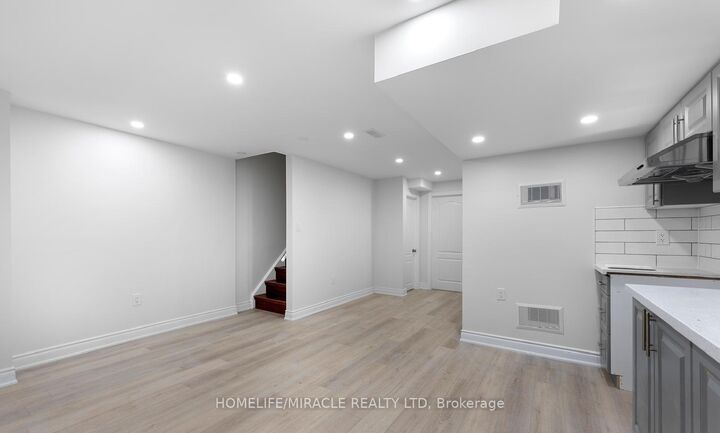 Property Photo:  21 Palm Tree Road Bsmt  ON L6V 4N9 
