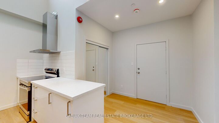 Property Photo:  268 Jane Street 203  ON M6S 3Z2 