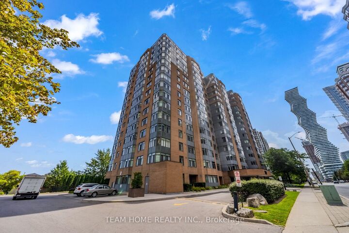 Property Photo:  300 Webb Drive 604  ON L5B 3W3 