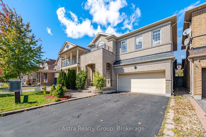 Property Photo:  14 Daiseyfield Crescent  ON L4H 2T9 