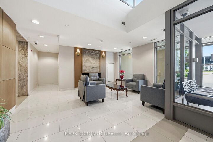Property Photo:  75 Norman Bethune Avenue 209  ON L4B 0B6 