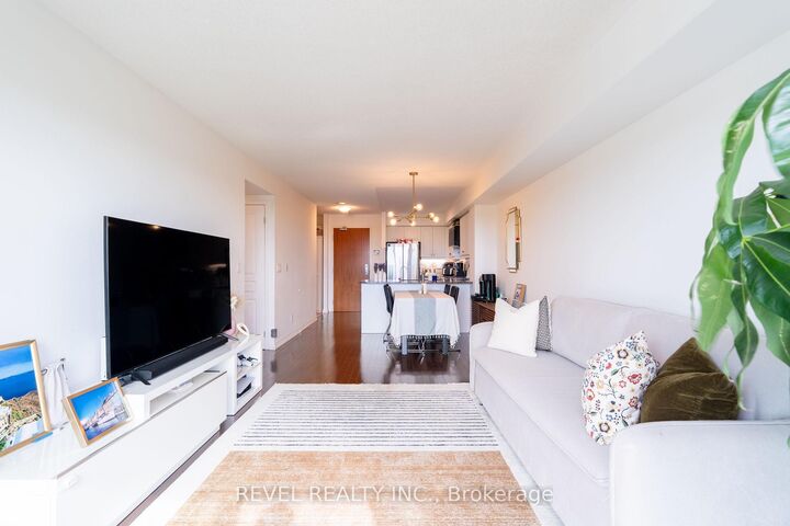 Property Photo:  1403 Royal York Road 603  ON M9P 0A1 