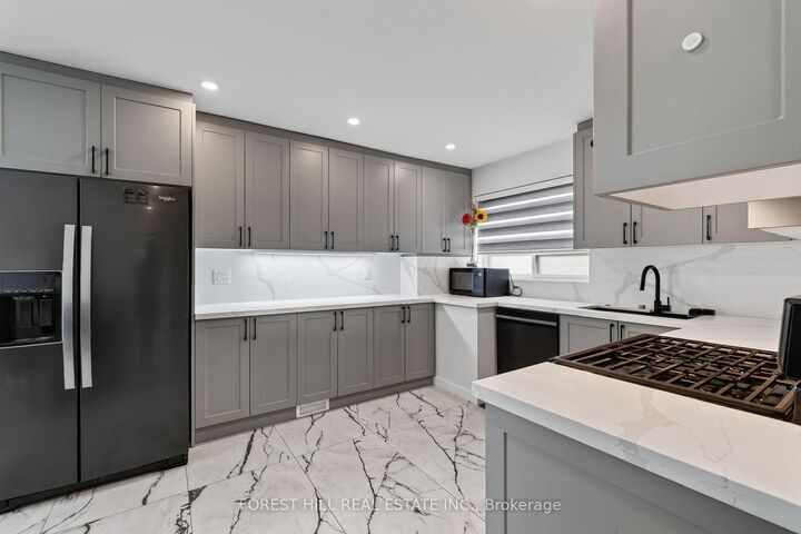 Property Photo:  286 Palmer Avenue  ON L4C 1P3 