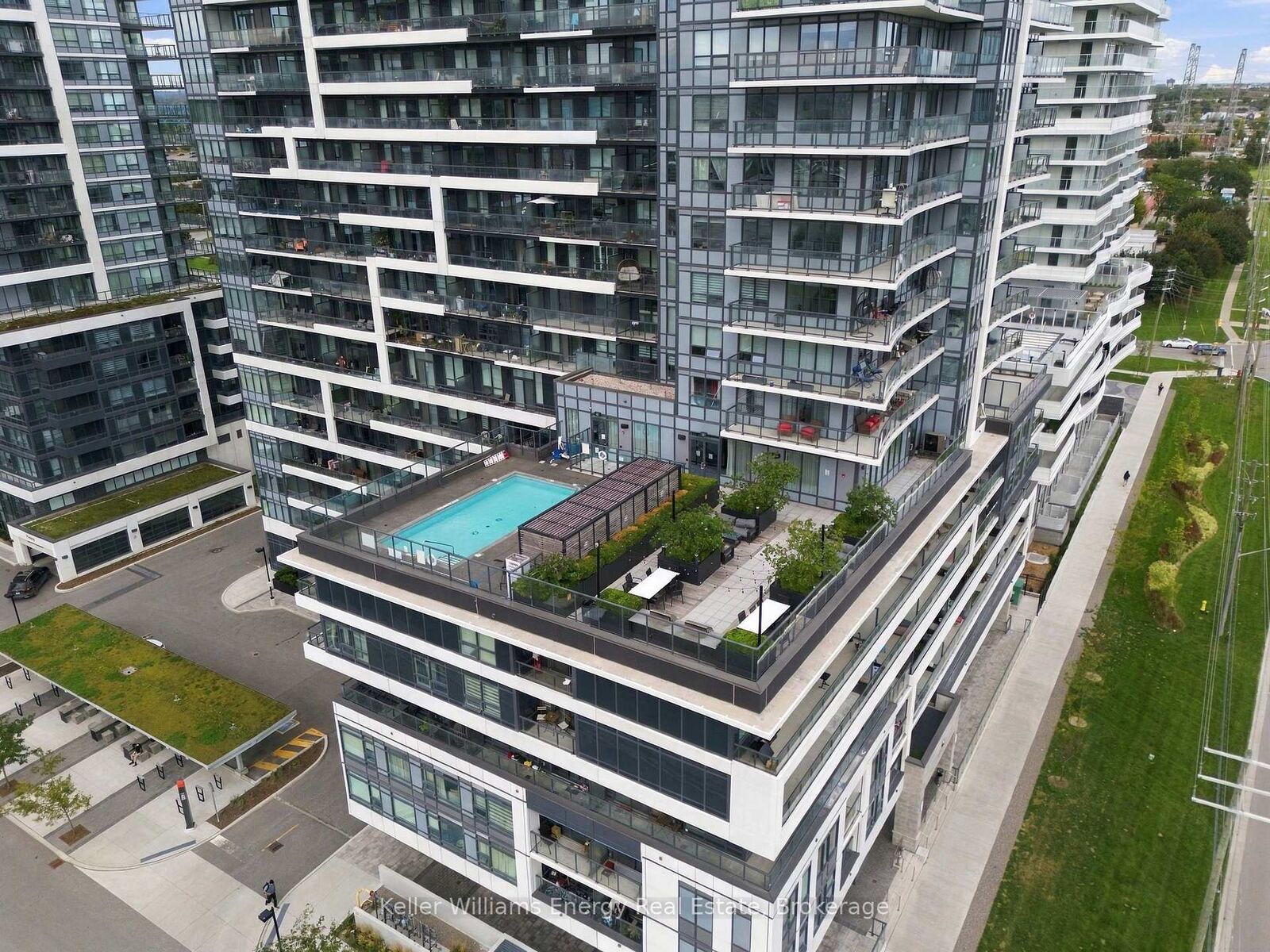 Property Photo:  1480 Bayly Street 317  ON L1W 0C2 