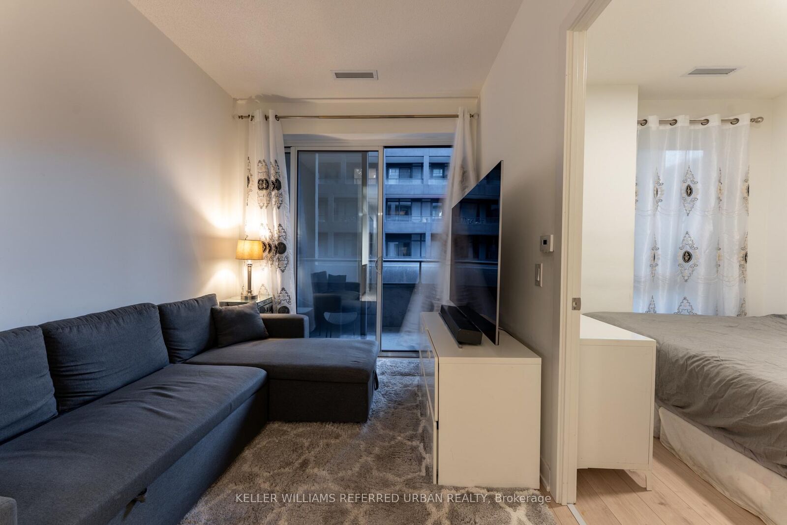 Property Photo:  9 Tecumseth Street 206  ON M5V 0S5 