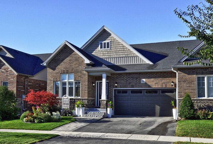 Property Photo:  318 Fairway Road  ON N4T 0A4 