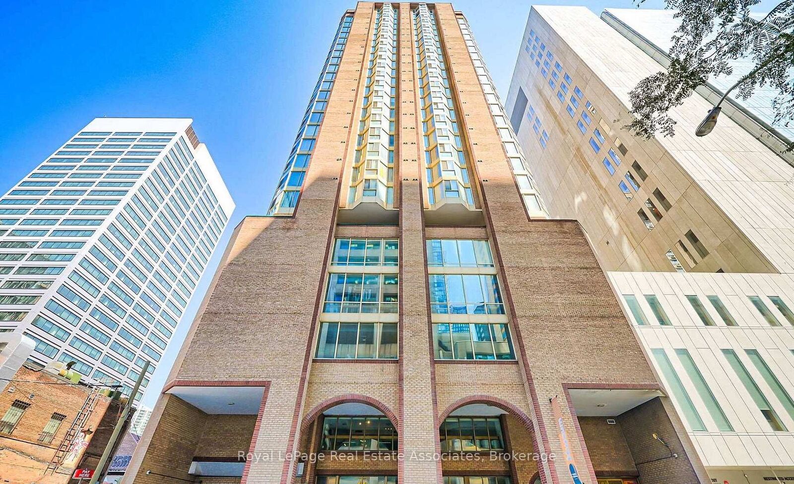 Property Photo:  55 Centre Avenue 1805  ON M5G 2H5 
