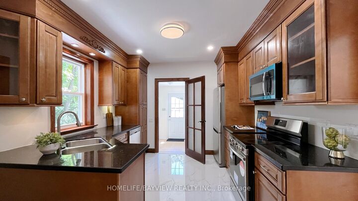 Property Photo:  82 Centre Street E  ON L4C 1A4 