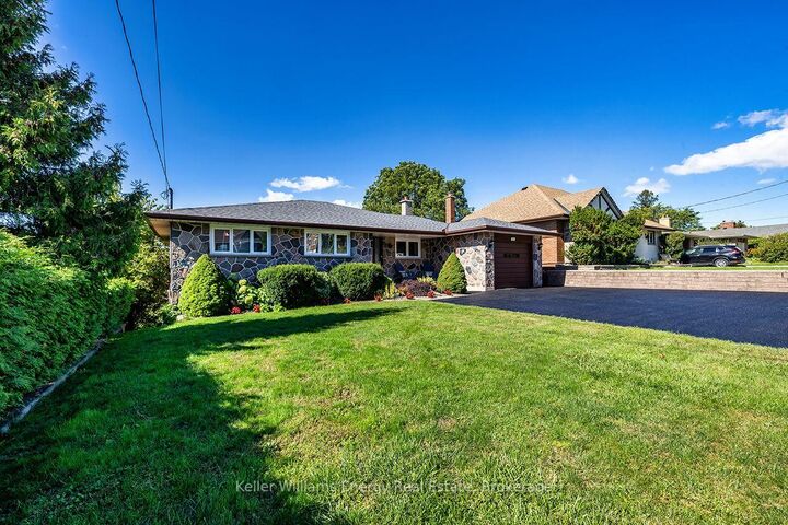 Property Photo:  94 Grandview Street S  ON L1H 7C4 