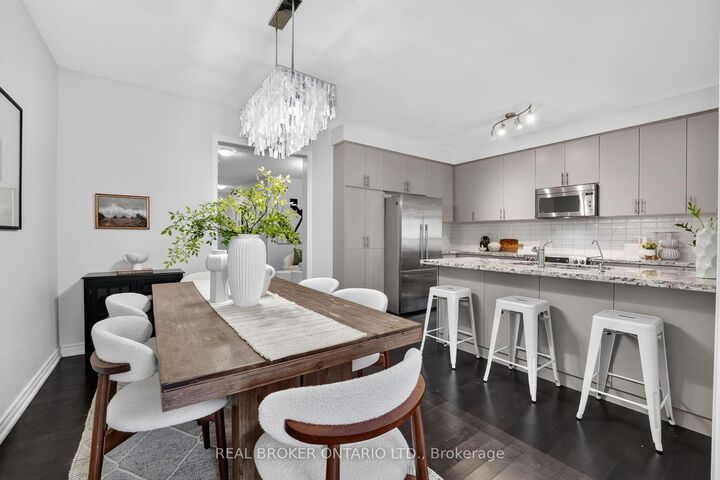 Property Photo:  3231 Stoney Crescent  ON L5M 0V4 