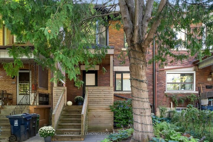 Property Photo:  888 Manning Avenue  ON M6G 2X4 