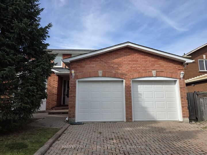 Property Photo:  1627 Rayleen Crescent  ON L1X 1X4 