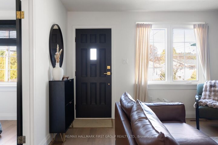 Property Photo:  31 Harcourt Street  ON L1A 1M3 