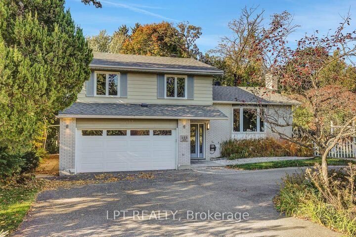 Property Photo:  123 Dorothea Drive  ON K1V 7C6 