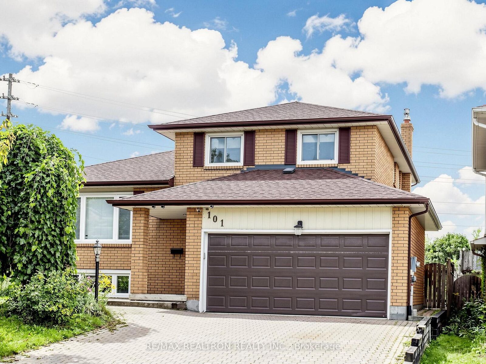 Property Photo:  101 Chieftain Crescent  ON L4N 6J2 