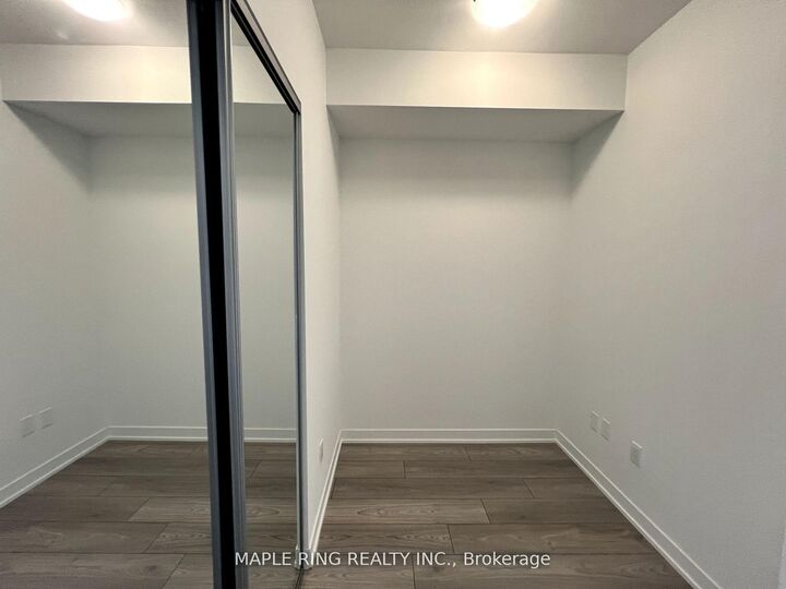Property Photo:  474 Caldari Road 1908  ON L4K 0R5 